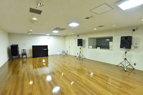 岩槻駅東口コミュニティセンター 音楽スタジオ：音楽スタジオの室内