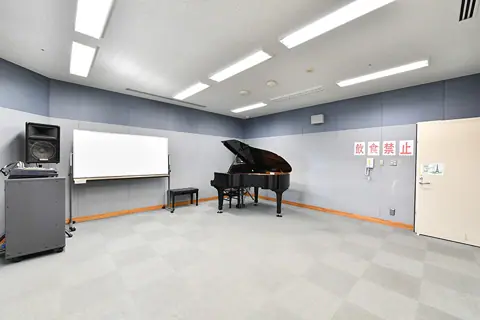馬宮コミュニティセンター 音楽室：グランドピアノのある音楽室