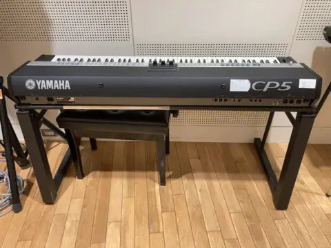 本所地域プラザ BIG SHIP スタジオ：キーボード（Yamaha CP5）
