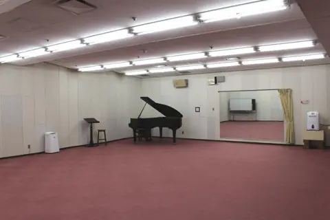 鳥取市文化ホール・練習室：グランドピアノのある練習室