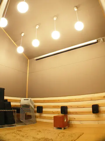 Recording Studio Switch（レコーディングスタジオ・スイッチ）：レコーディングルームの室内