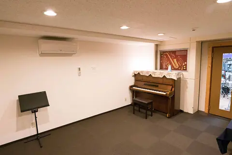 三響楽器 スタジオ(試奏室)