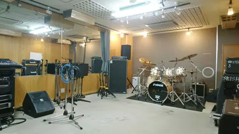 スタジオセイショウ（STUDIO SEISHO）：ドラムとアンプのあるスタジオ
