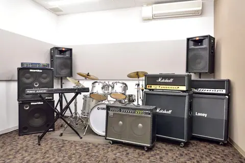 島村楽器 イオンモール川口前川店（ドラム・アンプ・キーボードのある練習室）