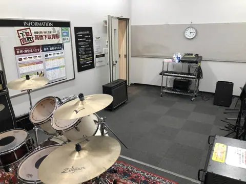 島村楽器 イオンモール千葉ニュータウン店 レンタルスタジオ：ドラムのあるスタジオ