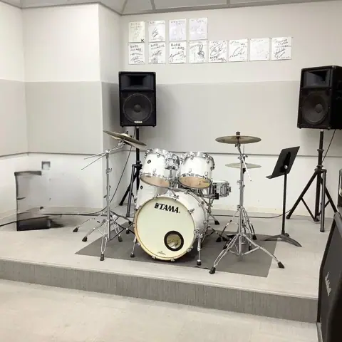 島村楽器 イオンモール船橋店 レンタルスタジオ（ドラムのある練習室）