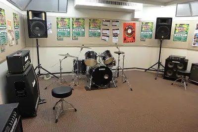 島村楽器 アミュプラザ鹿児島店 レンタルスタジオ（ドラムセットとアンプの練習室）