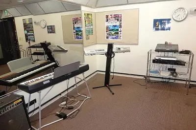 島村楽器 アミュプラザ鹿児島店 レンタルスタジオ：キーボードのある練習室