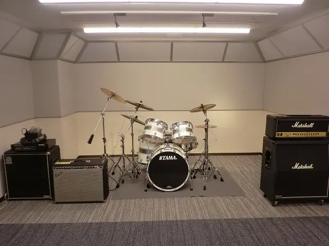 島村楽器 フィール旭川店 レンタルスタジオ(ドラムとアンプのある練習室)