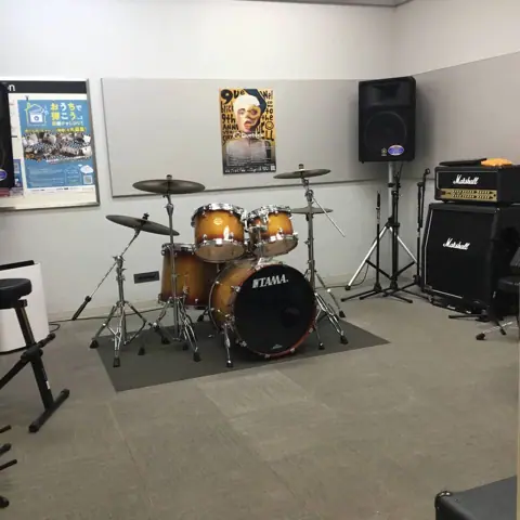 島村楽器 アミュプラザ博多店 スタジオ（ドラムセットとアンプの練習室）