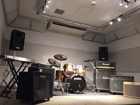 島村楽器 金沢フォーラス店 レンタルスタジオ（ドラムセットとアンプのある練習室）