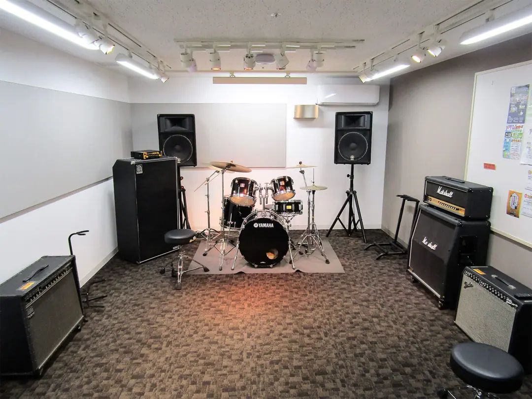 島村楽器 錦糸町マルイクラシック店 レンタルスタジオ（ドラムとアンプのある練習室）