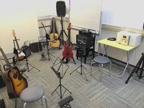 島村楽器 ミュージックサロン葛西 レッスン室レンタル：ギター、ベース、アンプのある部屋