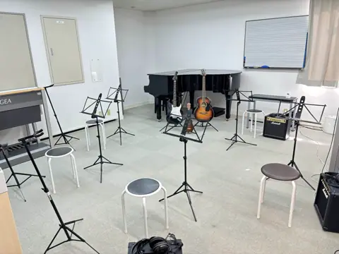 島村楽器 ミュージックサロン瑞江 レッスンルームレンタル（ピアノとギター・アンプのある部屋）