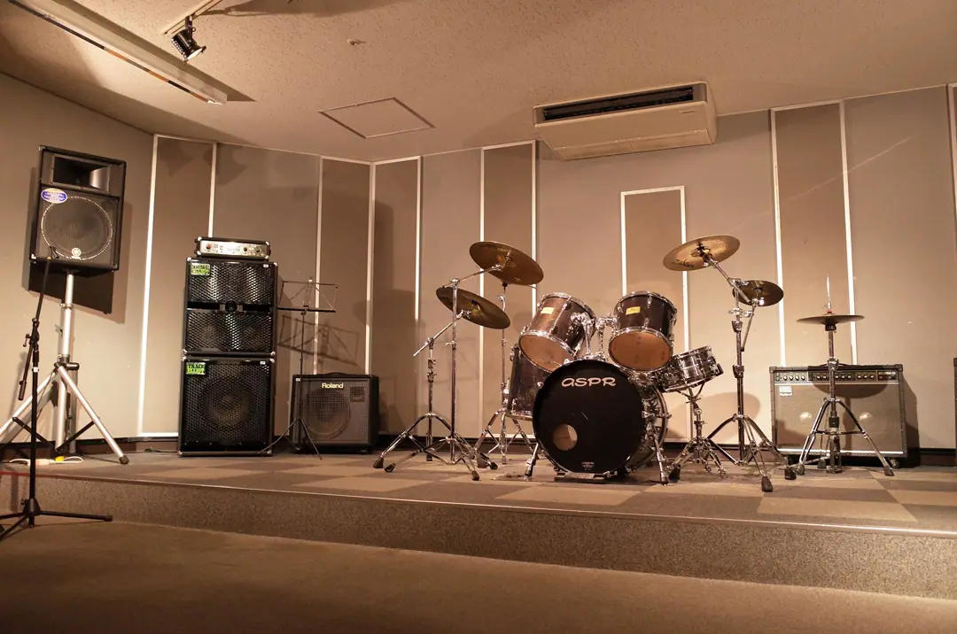 島村楽器 イオンモール札幌平岡店 スタジオ（ドラムとアンプのある練習室）