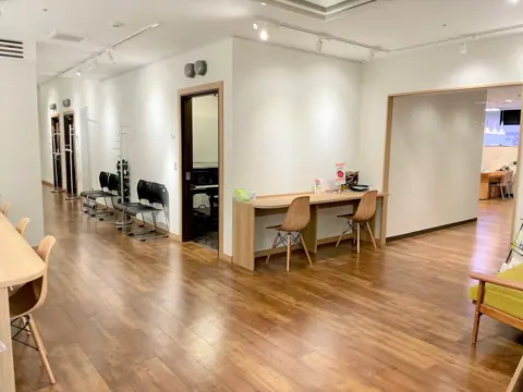 島村楽器 仙台長町モール店（音楽教室の待合スペース）