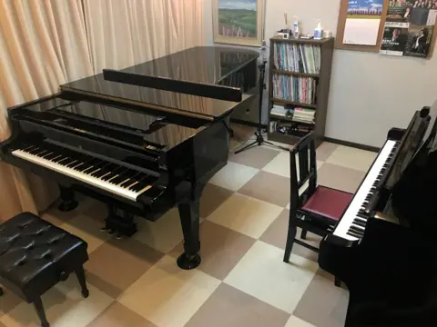 ピアノレンタル練習室 志野靖家（スタインウェイフルコン）（グランドピアノのある練習室）