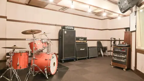 Studio Sound Crew（スタジオ・サウンド・クルー）：Bスタジオ