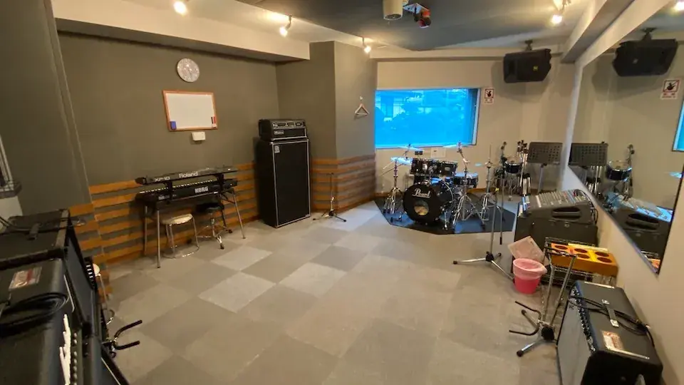 スタジオアクト町田(STUDIO ACT)(ドラムとアンプのある練習室)