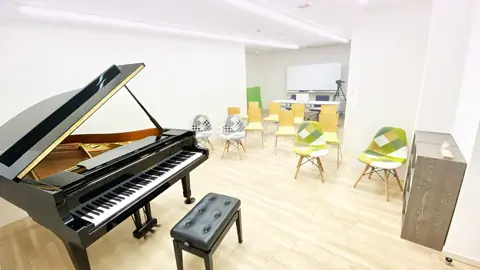 Studio Baum（スタジオ バウム）（グランドピアノのある室内）
