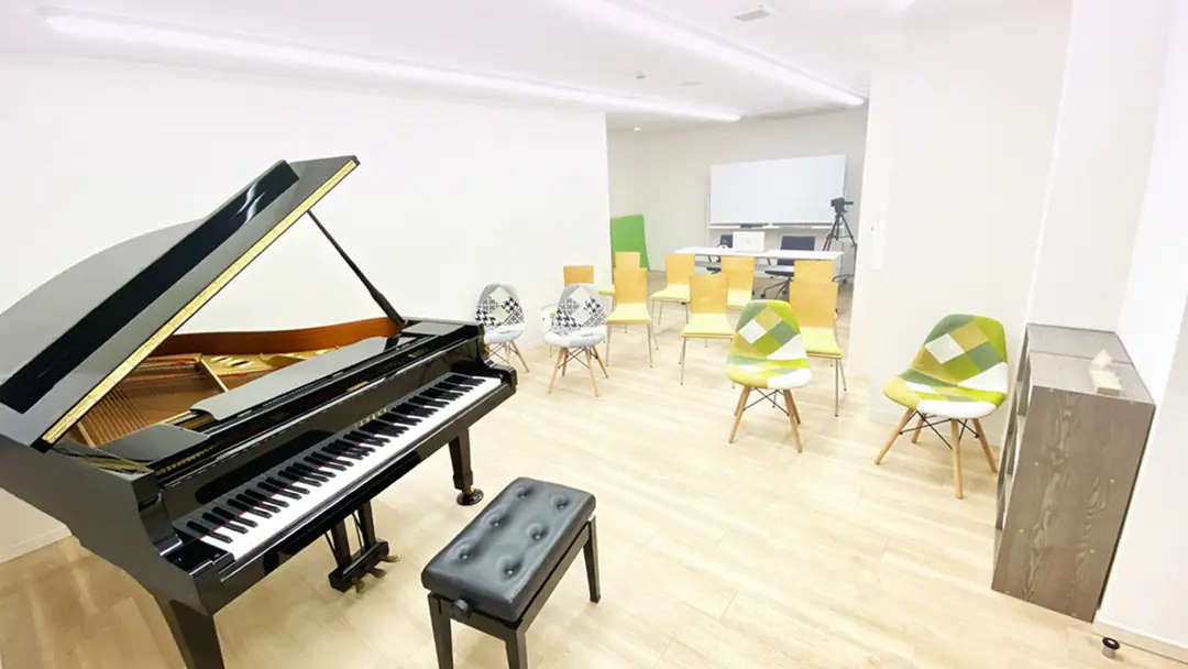 Studio Baum（スタジオ バウム）（グランドピアノのある室内）
