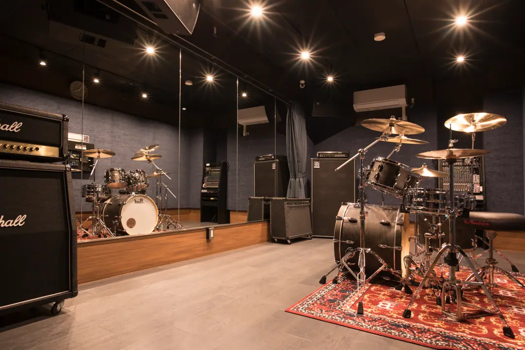 STUDIO BAYD 高円寺店（ドラムとアンプのある練習室）