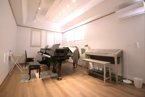 音楽スタジオBrio(ブリオ)レンタルルーム(グランドピアノ2台とエレクトーン)
