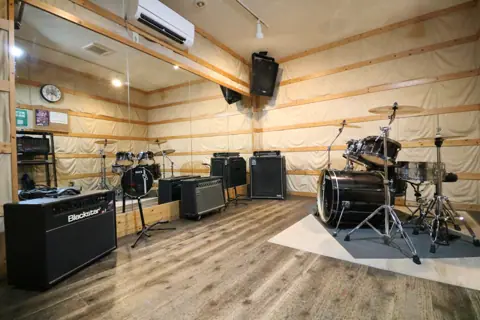 Studio Calling:Bスタジオ(ドラムとアンプ)