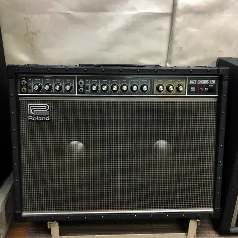 スタジオカルロス（カルロスギター）：Rolandのギターアンプ