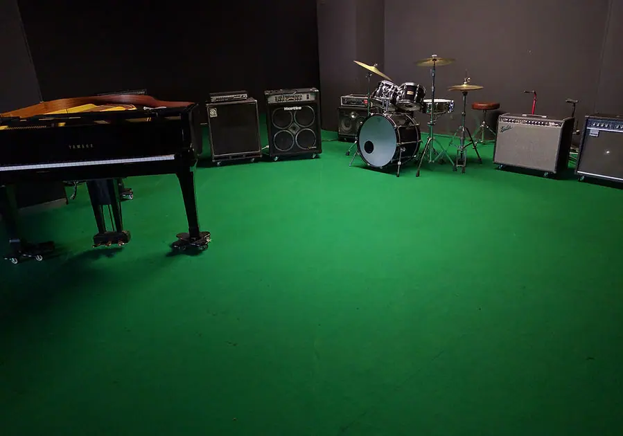 studioEMF（スタジオイーエムエフ）（グランドピアノとドラムのあるスタジオ）