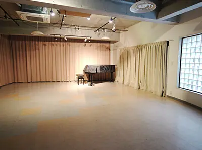 スタジオフォー（ピアノのあるホール）