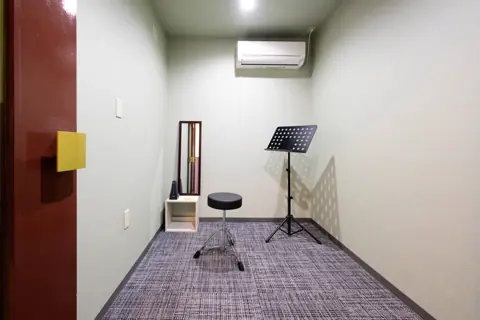STUDIO楽 白楽店：ドラム練習用の部屋