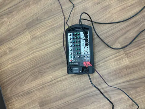 STUDIO HOUSE Y：ポータブルPAミキサー