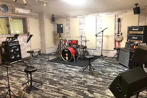 Studio-JAB（ドラムとアンプのある練習室）