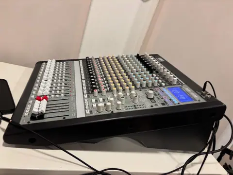 Studio.K（レンタル音楽スタジオ）：ミキサー