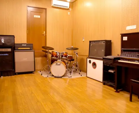 MUSIC STUDIO NECO（スタジオNECO）：ドラム・ピアノ・アンプのある練習室