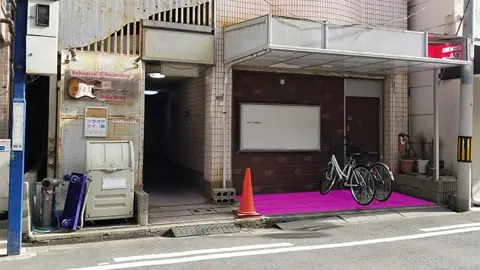 Studio Orque:建物の入口