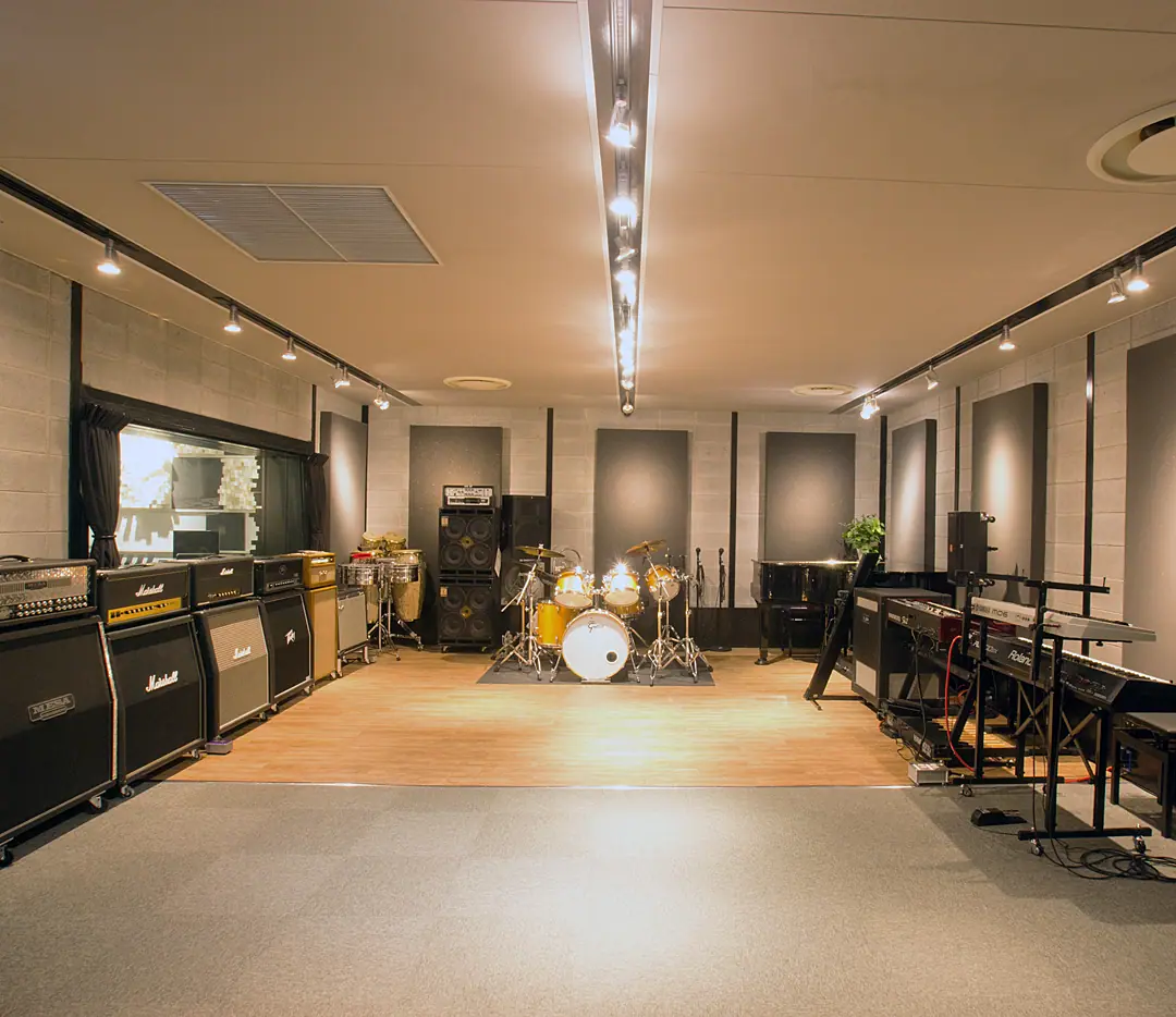 STUDIO QUAM（スタジオ・クアム）（広い練習室）