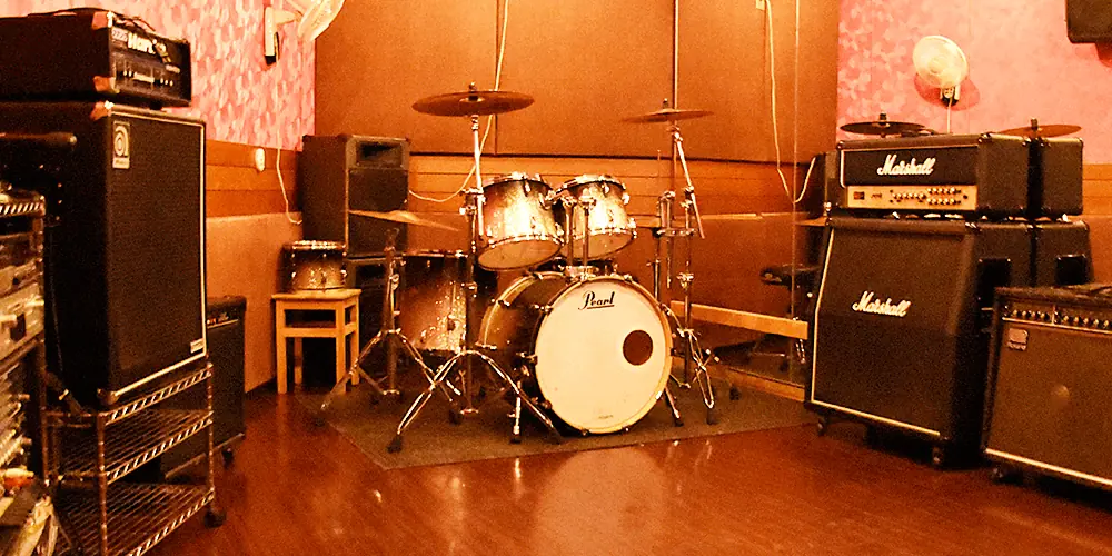 STUDIO SUN 西船橋店(ドラムとアンプのあるスタジオ)