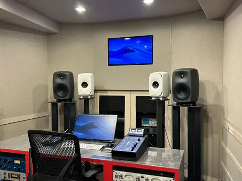 studioFine（スタジオファイン）：コントロールルーム