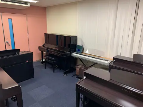 スガナミミュージックサロン品川 練習室レンタル：ピアノのある部屋