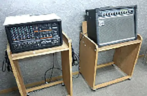 タカシマ 音楽スタジオ（サングリーン）：ミキサーとアンプ