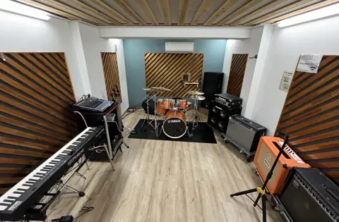 Tule music Lab.（ドラムとアンプのあるレンタルスタジオ）
