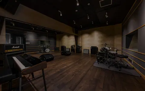 U studio（ユースタジオ）：ドラムとアンプのあるAスタジオ