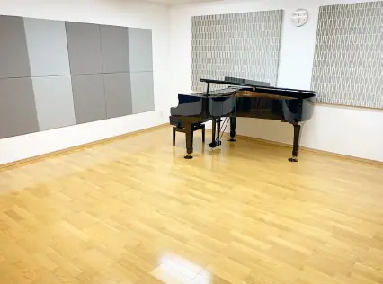 やぎ楽器 レンタルスタジオ（姫路）：グランドピアノのある部屋